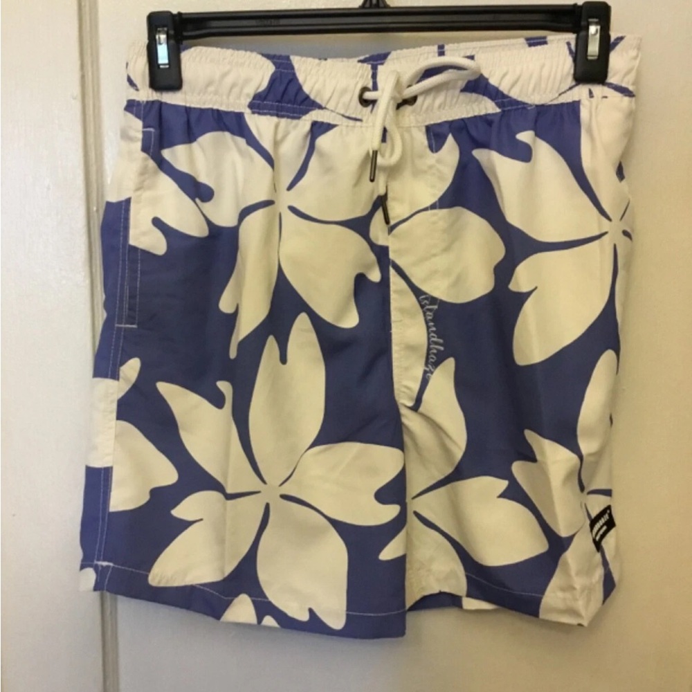 NWT Island Haze  clover printed volley swim Shorts Mens Size XL.